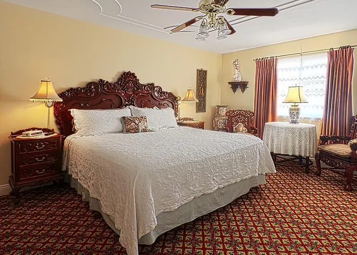 Rose Manor Bed & Breakfast