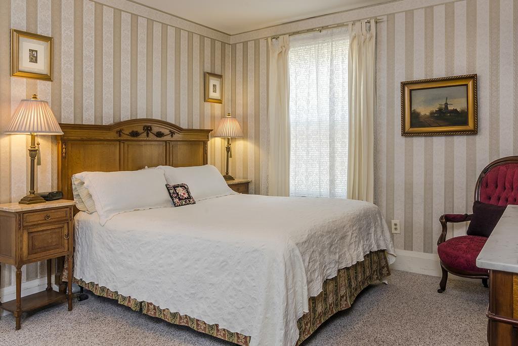 Rose Manor Bed and breakfast